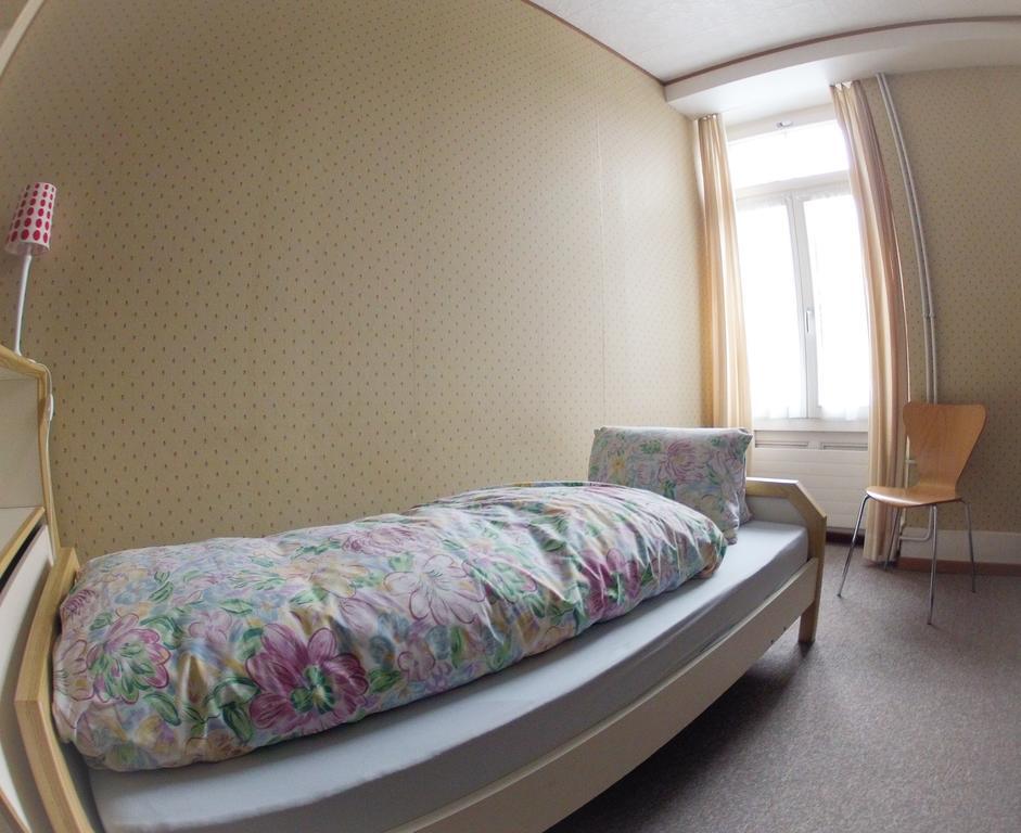 Basicrooms Hotel Unterseen Oda fotoğraf