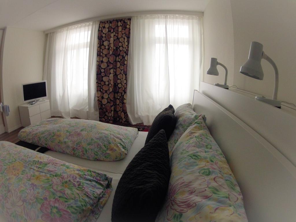 Basicrooms Hotel Unterseen Oda fotoğraf